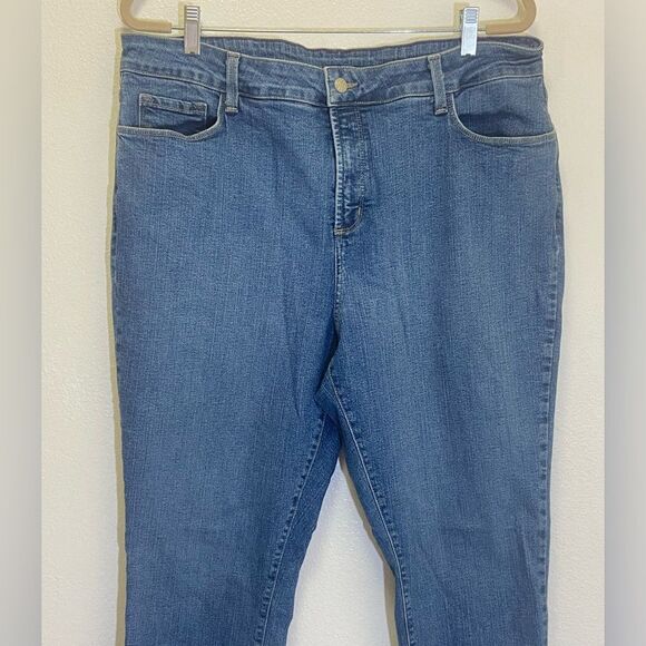 NYDJ - High Rise Mid Wash Slim Jeans - Women's size 18 - Picture 4 of 5